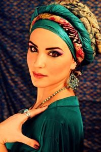 Lire la suite à propos de l’article Nouer son foulard le plus simplement possible